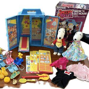 SNOOPY & BELLE SHOW 'N GO PLAYHOUSE Bundle